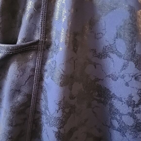 Lilly Pultzer Luxletic XXL LEGGINGS  NEW CONDITION Blue  Athletic Capri - Picture 3 of 4